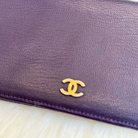 ✨🛍️ Chanel Purple Leather Bifold Wallet - EUC - Picture 5 of 11